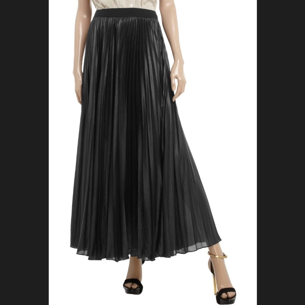 BCBG pleated skirt